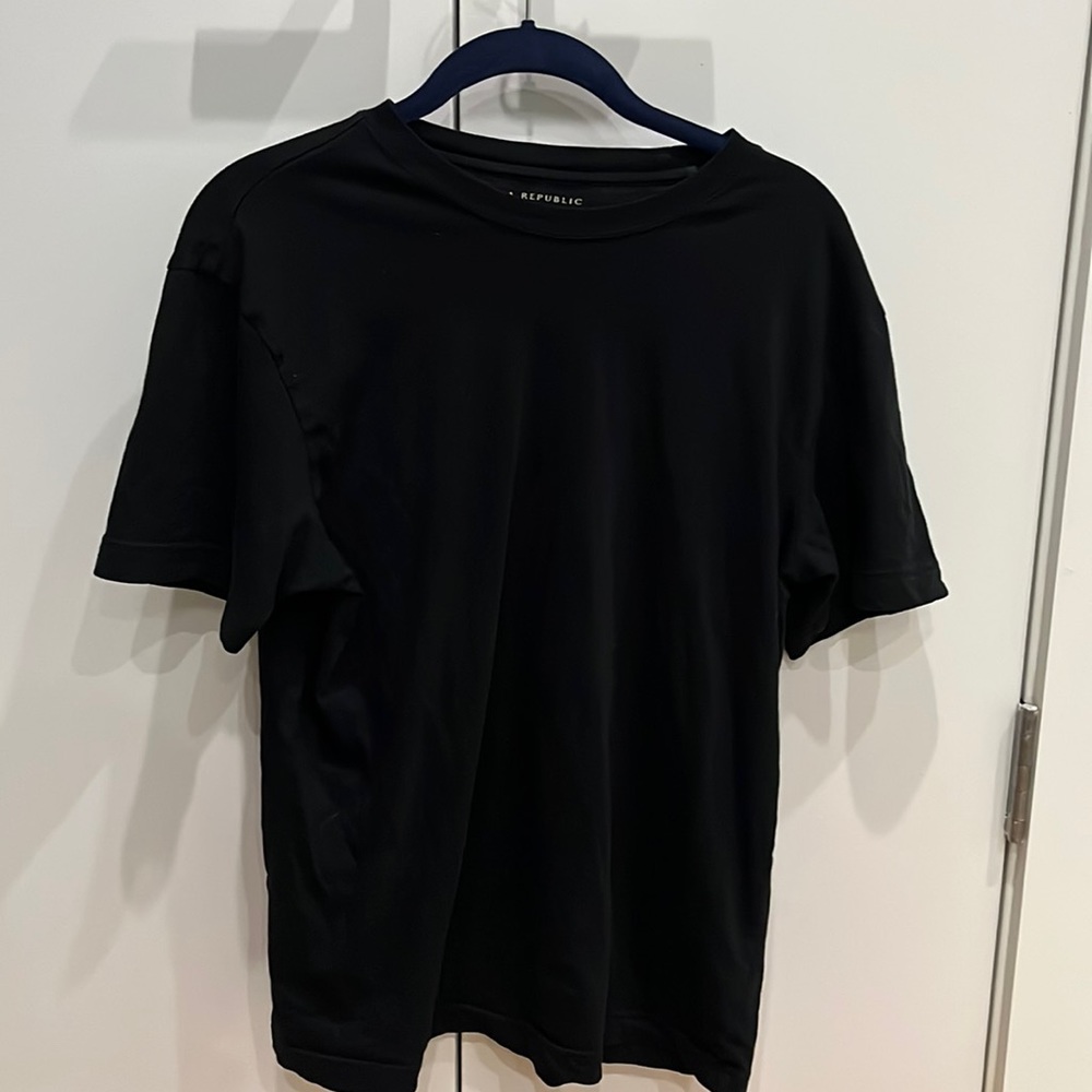 Banana Republic black basic crew t-shirt